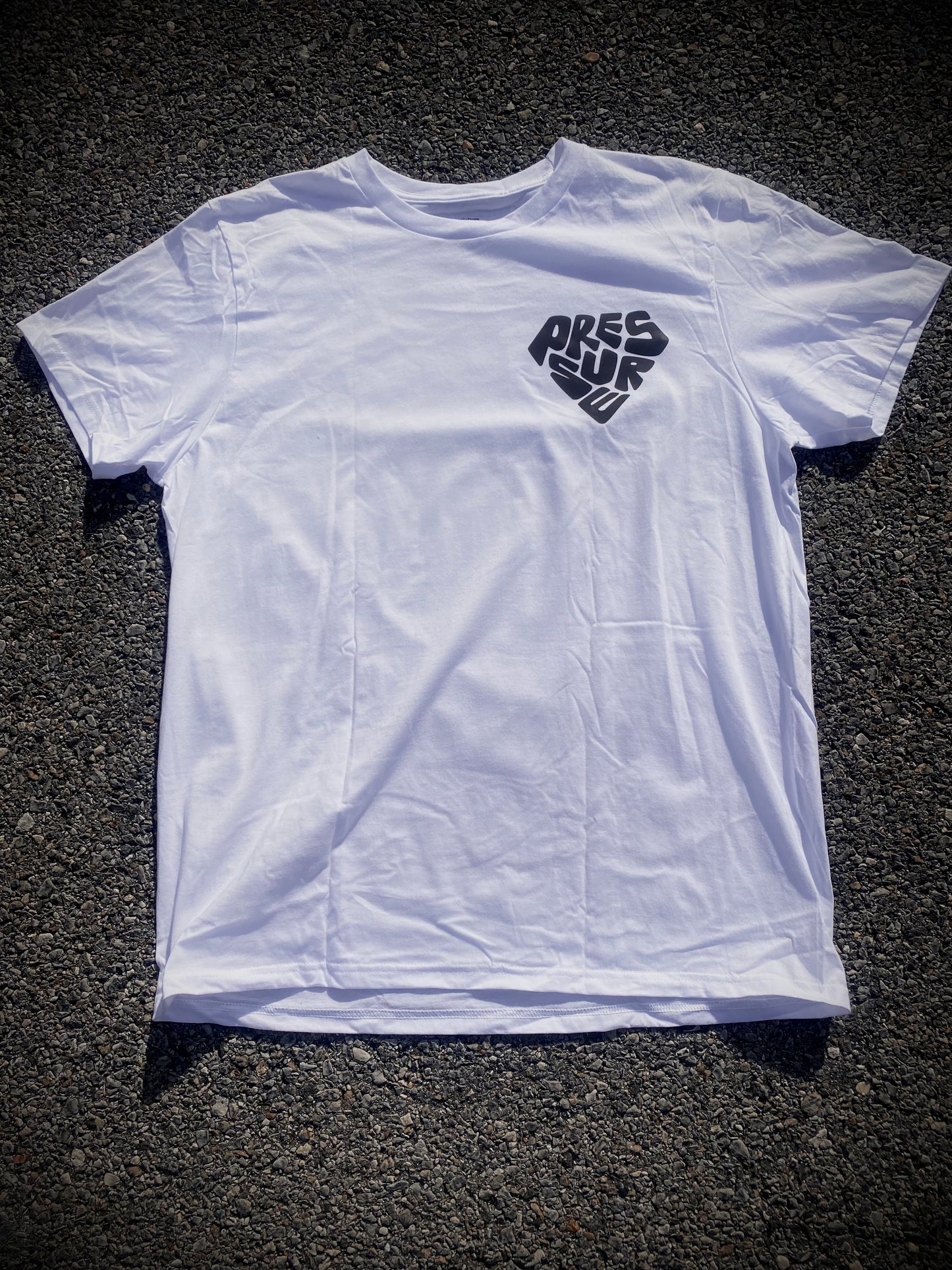 PRESSURE LOGO TEE
